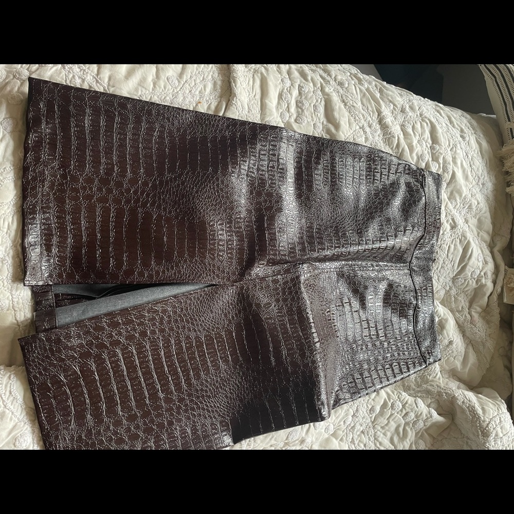 Fake leather long skirt with pockets